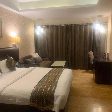 Nandan Kanan Hotel & Resort Sipra エクステリア 写真