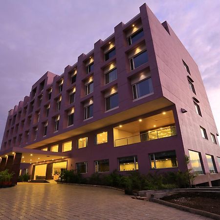 Nandan Kanan Hotel & Resort Sipra エクステリア 写真