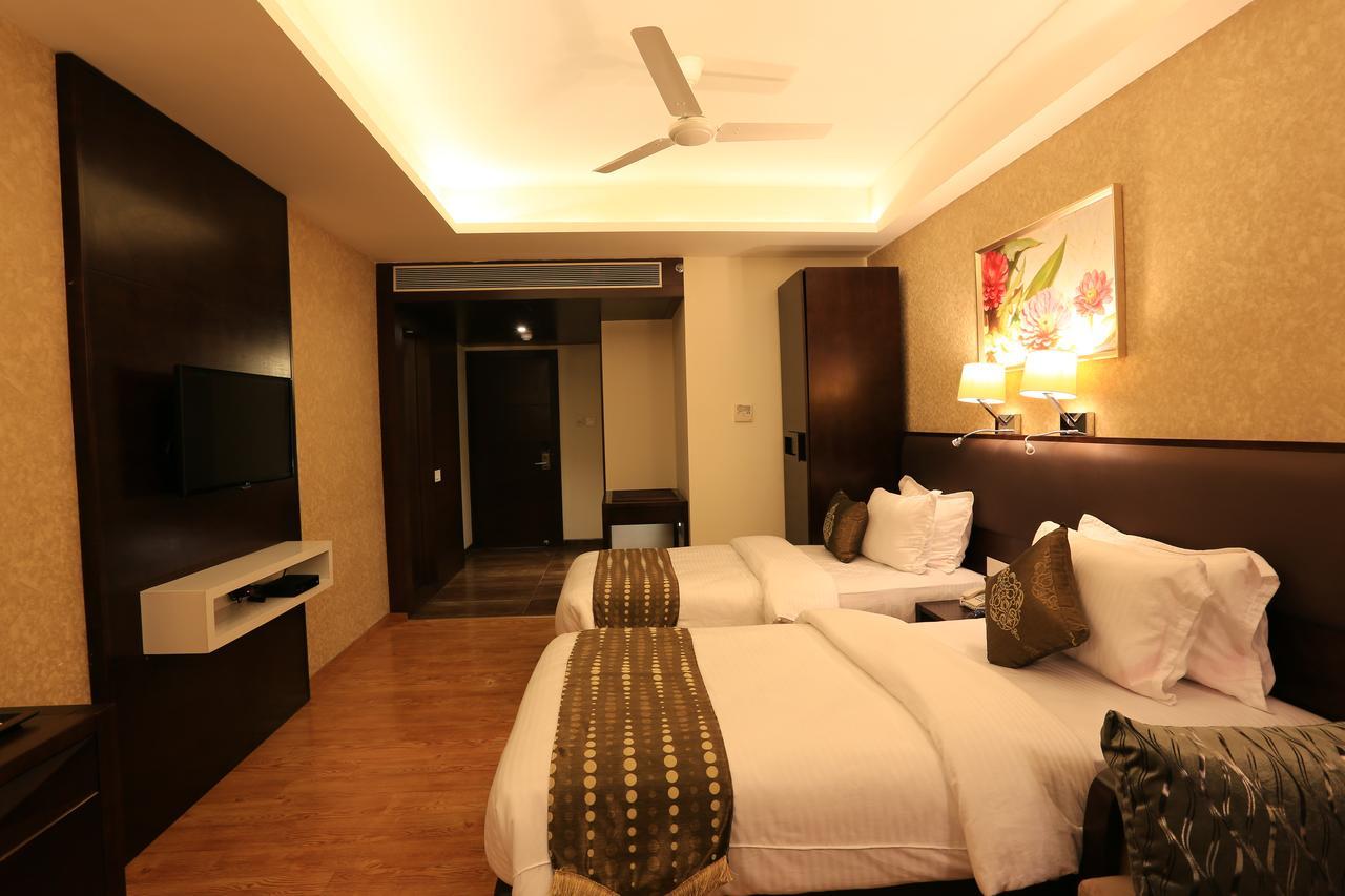 Nandan Kanan Hotel & Resort Sipra エクステリア 写真